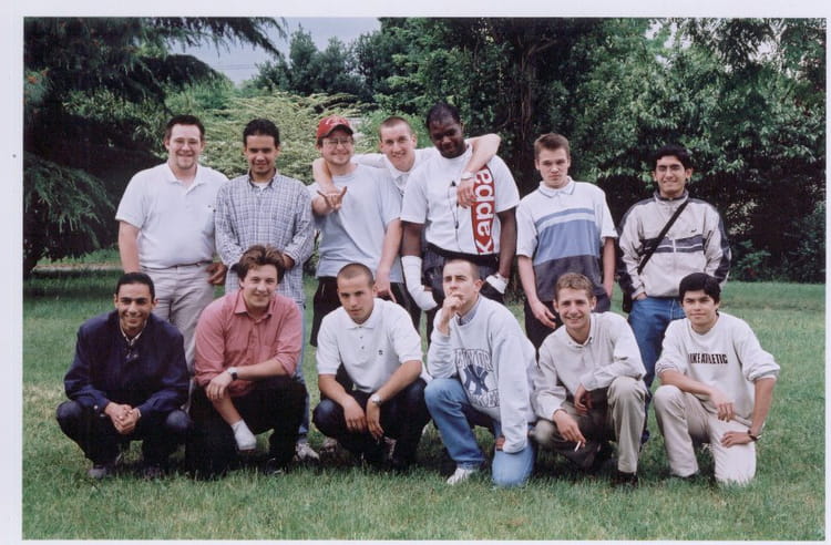 Photo de classe BTS MAI de 2001, Lycée Gaston Bachelard - Copains d'avant