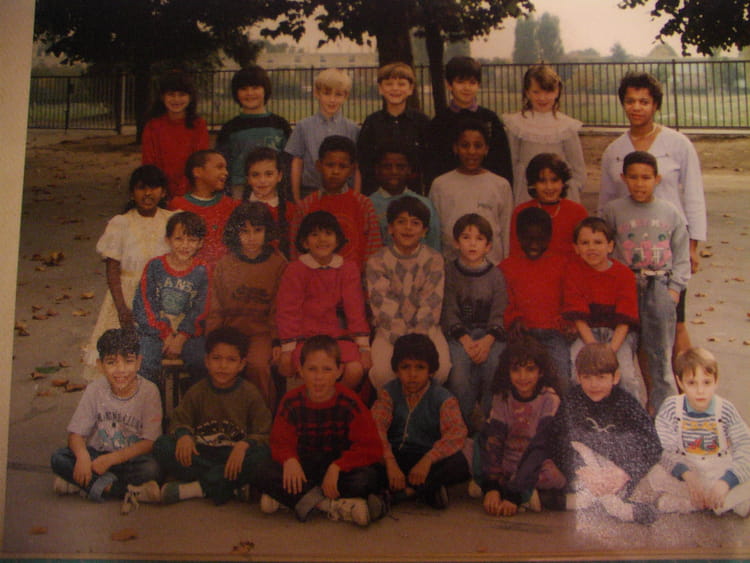 Photo de classe CE1 1989 de 1970, PAULINE KERGOMARD Copains d'avant