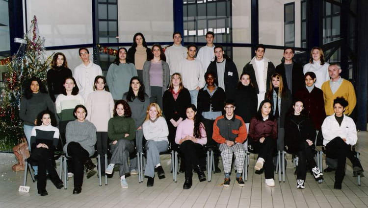 Photo de classe Terminale ES 2 1999-2000 de 1999, Lycée Jean Monnet ...