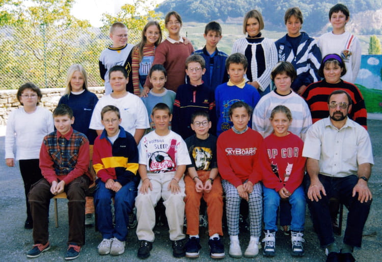 Photo de classe 6èmeC de 1998, Collège Privé Notredame De La Salette