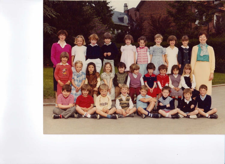 Photo de classe Maternelle de 1982, ECOLE SAINTE CLOTILDE Copains d'avant