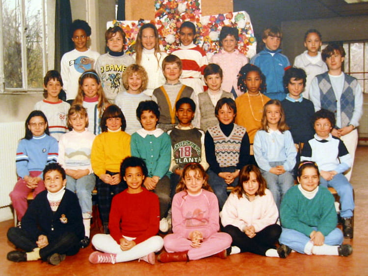 Photo de classe CM1 de 1986, ECOLE SAINTE MARIE - Copains d'avant