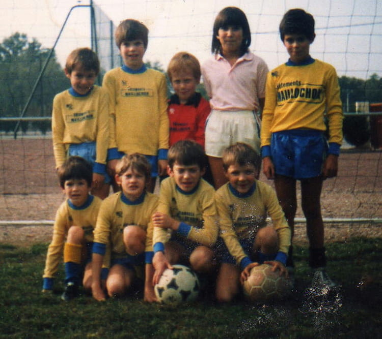 Photo de classe Poussins de 1987, ST SULPICE LES FEUILLES FC Copains d'avant