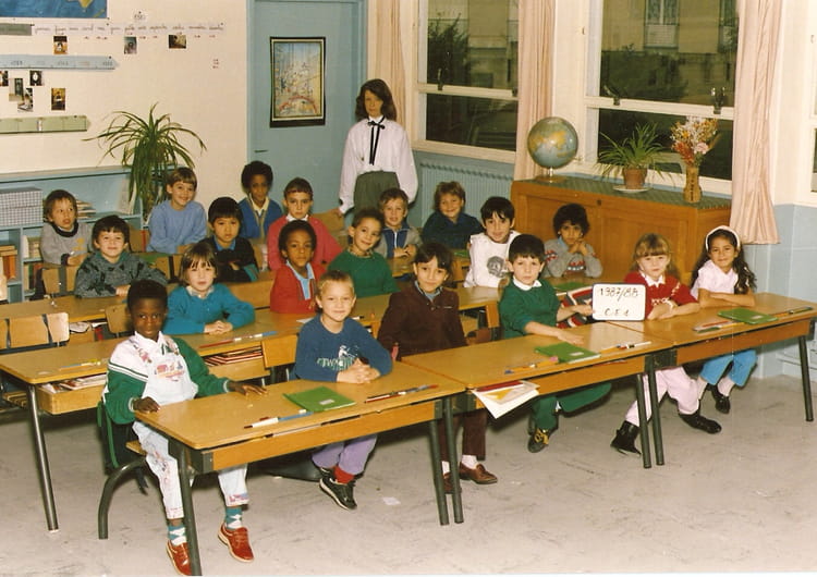 Photo de classe CE1 de 1987, ECOLE MARIE LAURENCIN