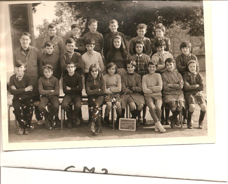 Photo de classe école primaire chateauneuf sur sarthe de 1969, Collège