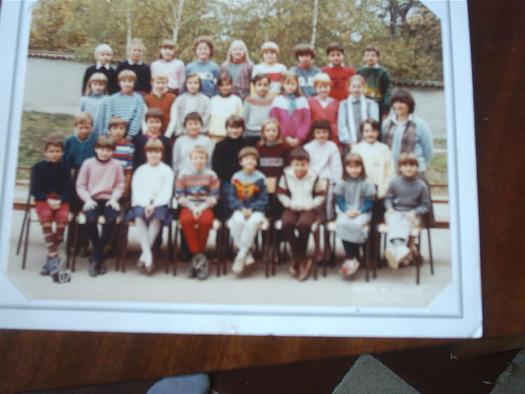 Photo de classe Cm1 de 1984, ECOLE NOTRE DAME DU BON CONSEIL Copains