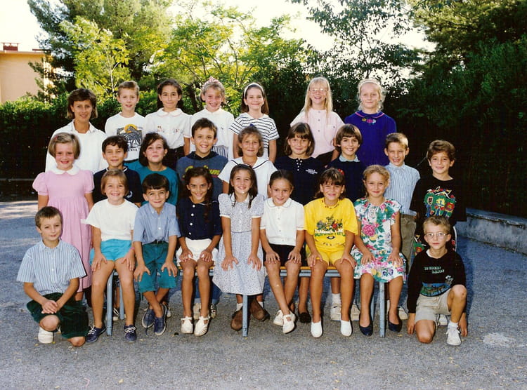Photo de classe Ce2 de 1991, Ecole Notre Dame Des-missions - Copains d ...