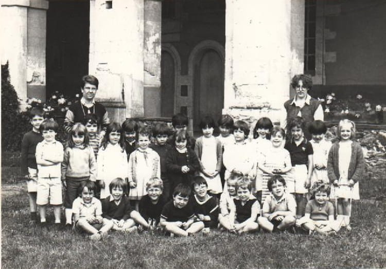 Photo de classe Moyenne section 1982/1983 de 1983, Ecole Sainte Ursule