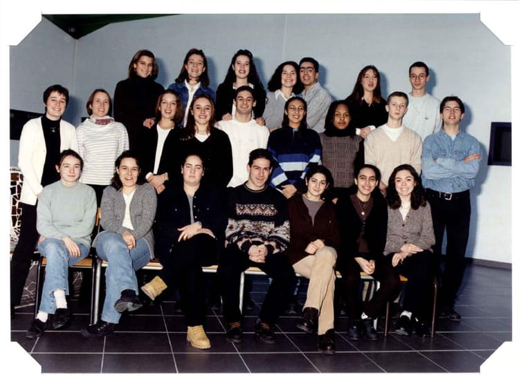 Photo de classe BTS Action Co 2ème Année de 1997, Lycée Louis Armand ...