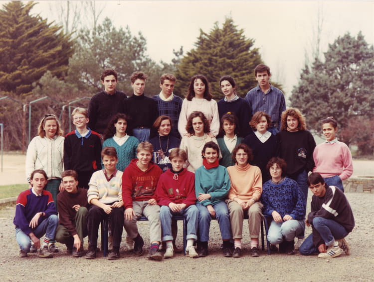 Photo De Classe Classe 3eme 1 De 1987 Coll ge Copains D avant photo-de-classe-classe-3eme-1-de-1987-coll-ge-copains-d-avant