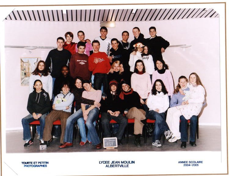 Photo de classe 1ère S1 de 2004, Lycée Jean Moulin - Copains d'avant