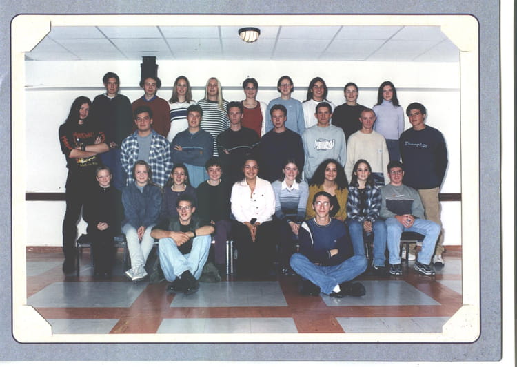 Photo de classe TS2 de 2000, Lycée Michel Anguier - Copains d'avant