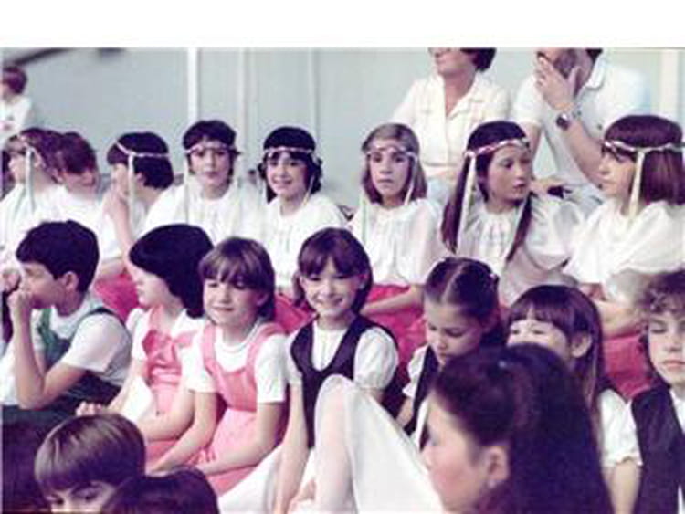 Photo de classe CM2 de 1985, ECOLE INSTITUTION SAINTE MONIQUE Copains