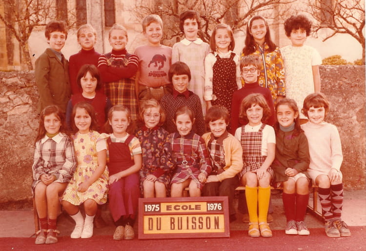 Photo de classe CE2 Le buisson de cadouin 19751976 de 1975, Ecole
