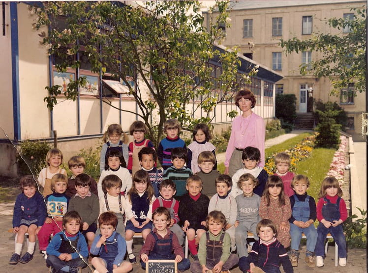 Photo de classe Maternelle petite section de 1981, Ecole Sainte Suzanne