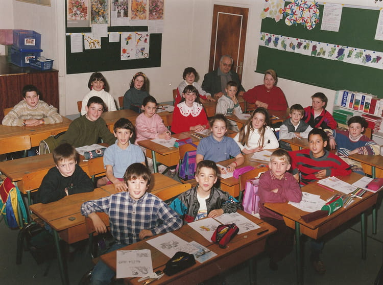 Photo de classe CM1 de 1993, Pensionnat Saintanne Copains d'avant