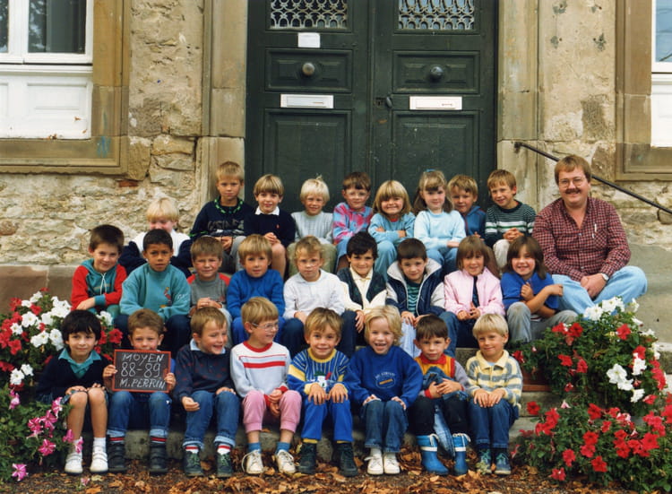 Photo De Classe Grande Maternelle De 1988 Ecole Du Capitaine Gaudet Copains D Avant copains d avant