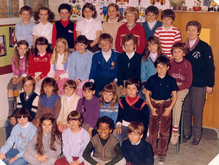 Photo de classe CM1 de 1981, ECOLE SAINTE MARIE - Copains d'avant