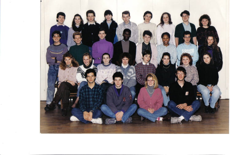 Photo de classe BTS 1A de 1990, Lycée Du Sacré Coeur - Copains d'avant