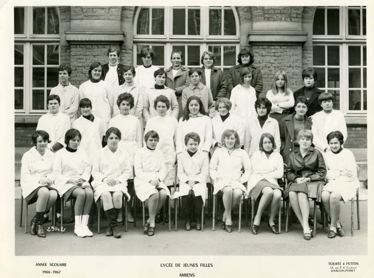 photo-de-classe-seconde-de-1966-lyc-e-de-jeunes-filles-copains-d-avant