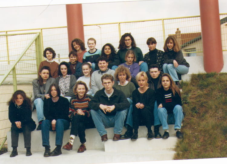 Photo de classe Classe 1 ere A2 de 1993, Lycée Louise Michel - Copains ...