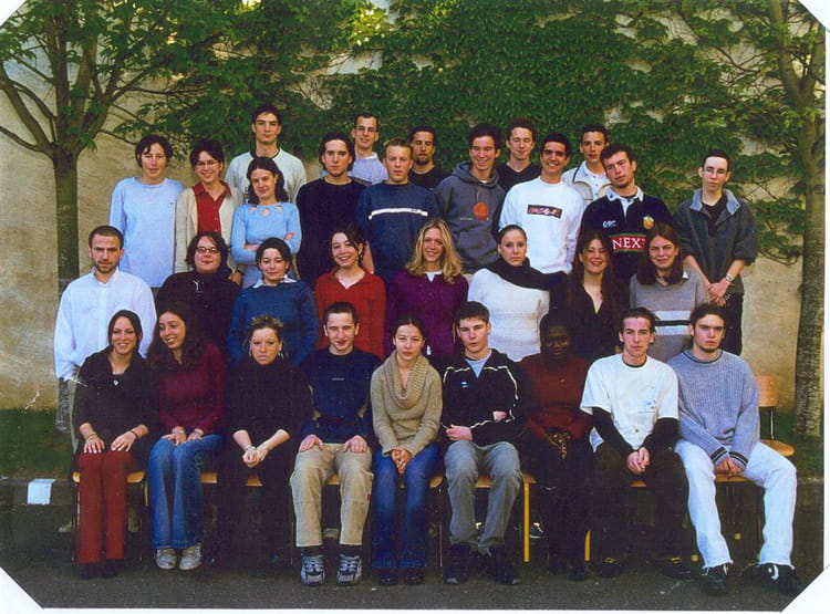 Photo de classe 1ère STT IG de 2001, Lycée Privé Saint-françois Notre ...