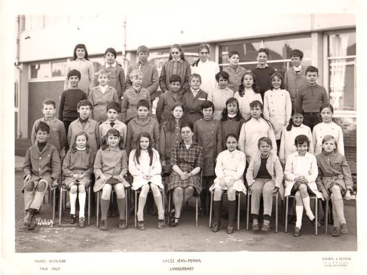 Photo De Classe 6eme De 1969 Lyc e Jean Perrin Copains D avant