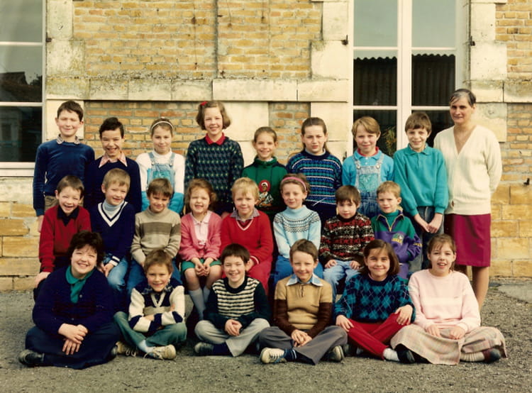 Photo de classe Classe unique de 1988, Ecole D'ambly Fleury Copains d