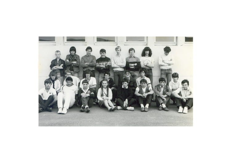 Photo de classe 1 BEP EN SENS de 1982, Lycée Professionnel Pierre Et
