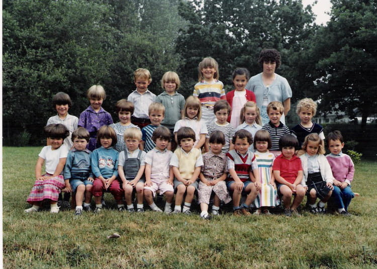 Photo de classe Maternelle de 1981, ECOLE SAINTE MARIE - Copains d'avant