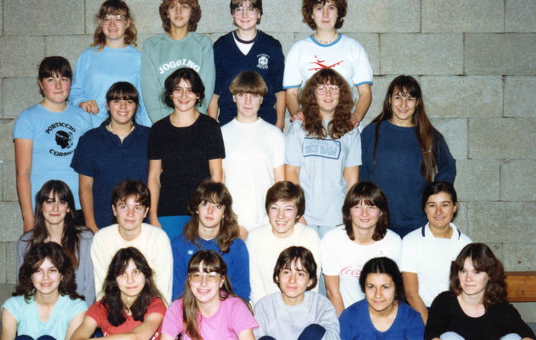 photo-de-classe-seconde-filles-de-1982-lyc-e-julie-daubi-copains-d