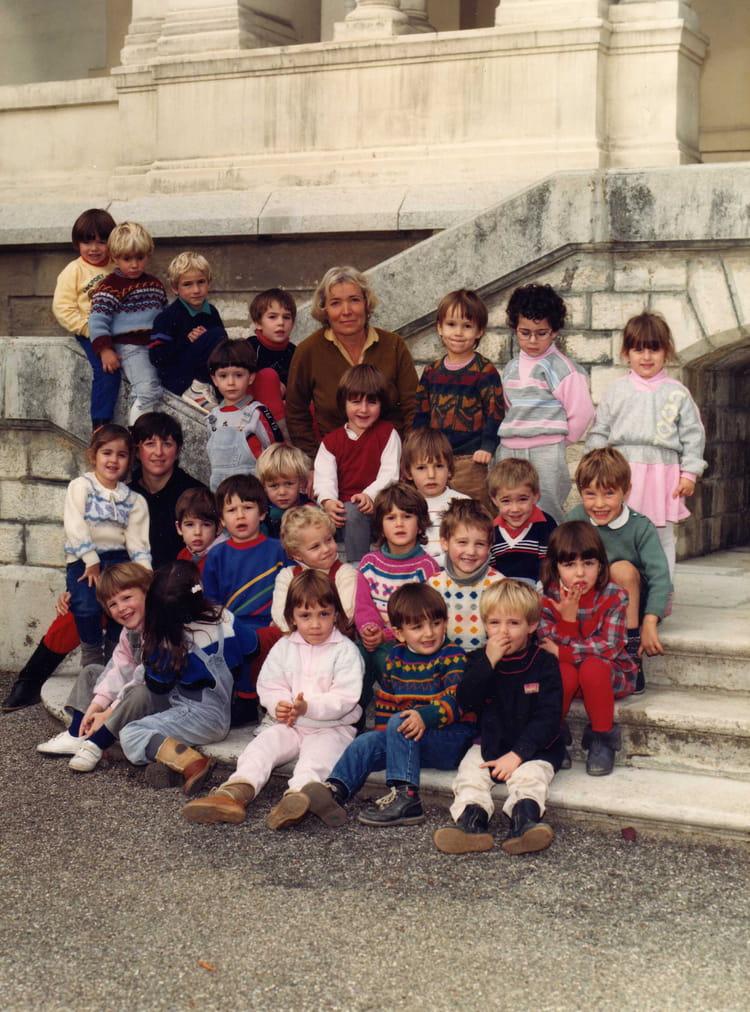Photo de classe Classe de maternelle de 1984, Ecole Sainte Jeanne D'arc
