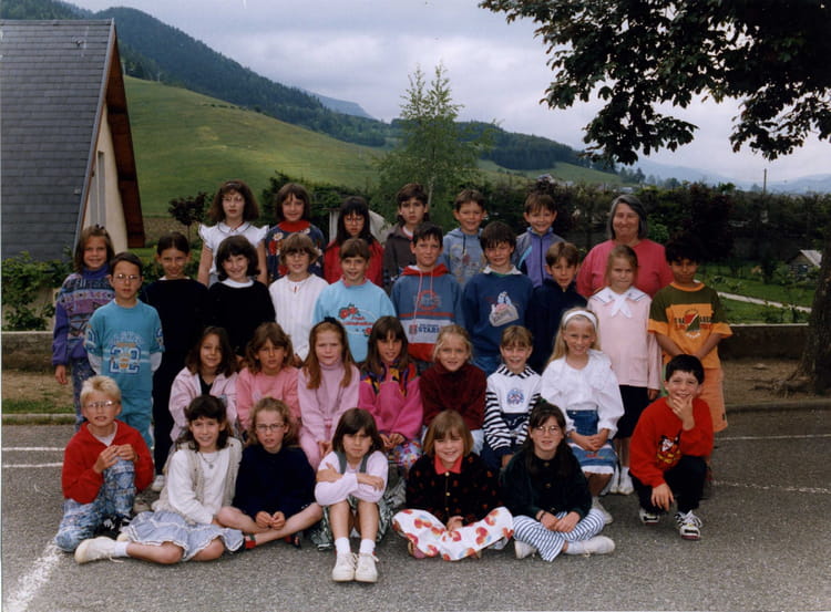 Photo de classe CE1 et CE2 de 1994, Ecole Primaire De Lans En Vercors