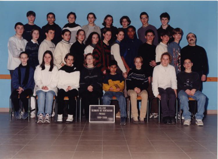 Photo de classe Troisième 4 de 2000, Collège Bernard De Ventadour