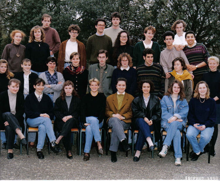 Photo de classe BTS CI de 1990, BTS COMMERCE INTERNATIONAL MARGUERITE ...