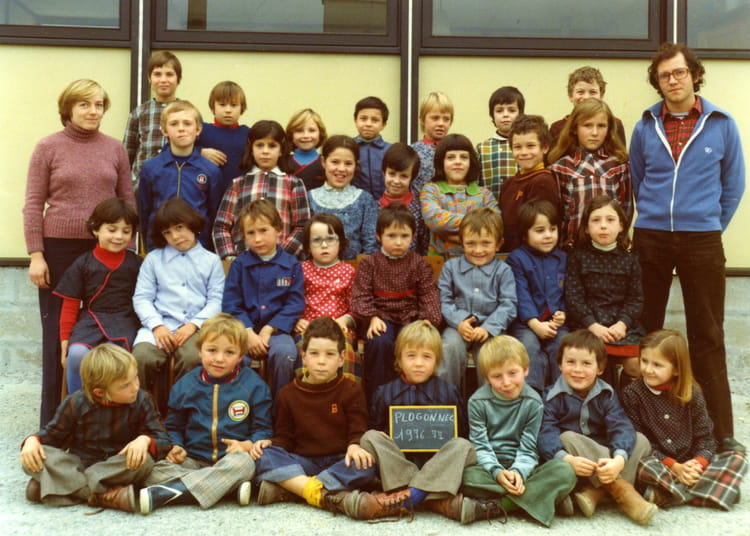 Cp Ce1 Ce2 Cm1 Cm2 Signification Photo de classe CP CE1 CE2 CM1 CM2 de 1976, Ecole Paul Gauguin