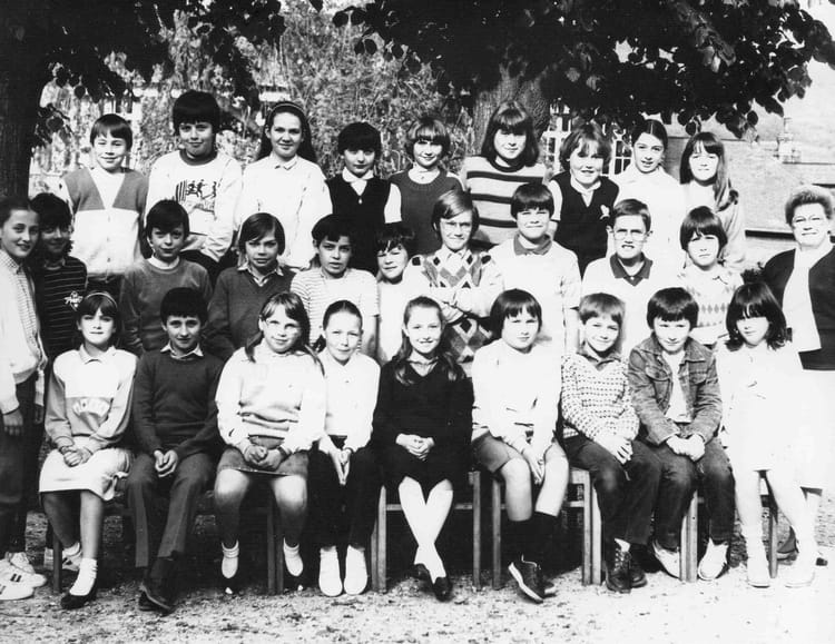Photo de classe CM2 de 1986, ECOLE SAINTE MARIE - Copains d'avant