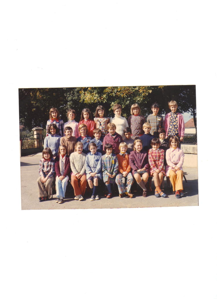 Photo de classe CM2 de 1974, Ecole Primaire (Le Buisson De Cadouin