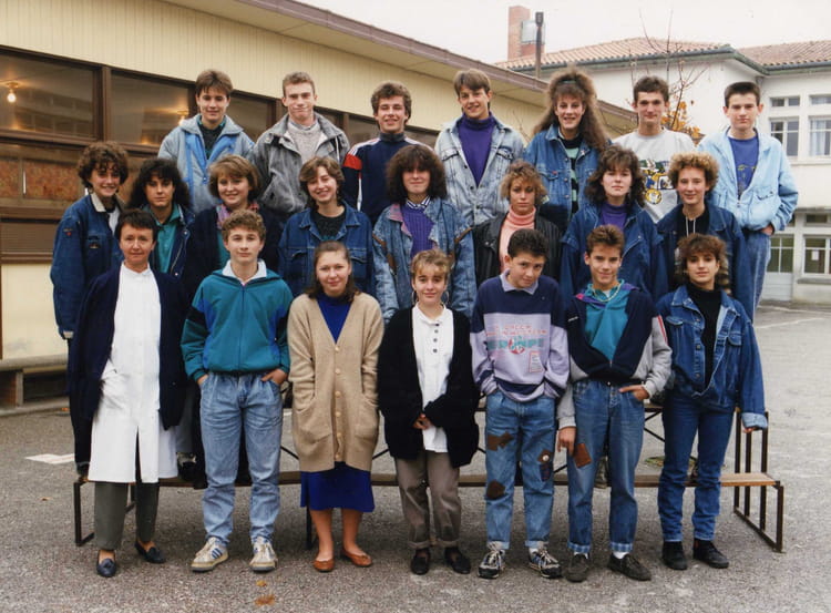 Photo De Classe 4 me Ou 3 me De 1987 Coll ge Copains D avant photo-de-classe-4-me-ou-3-me-de-1987-coll-ge-copains-d-avant