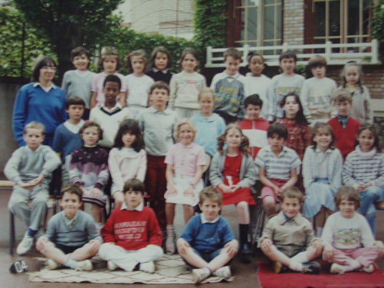 Photo de classe CE1 de 1986, ECOLE SAINTE MARIE DES VALLEES - Copains d ...