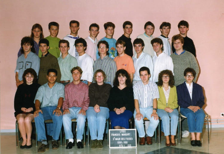 Photo de classe BTS 1 EEC de 1990, Lycée François Mansart - Copains d'avant