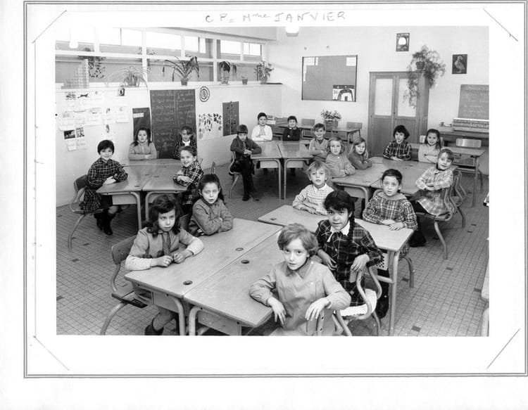 Photo de classe Cp classe de Mme Janvier de 1969, ECOLE MAXIME