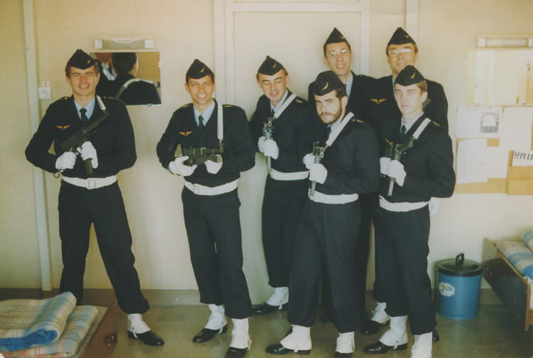 Photo De Classe Scientifiques Du Contingent Octobre 1990 De 1990 Ba Photo De Classe Scientifiques Du Contingent Octobre 1990 De 1990 Ba