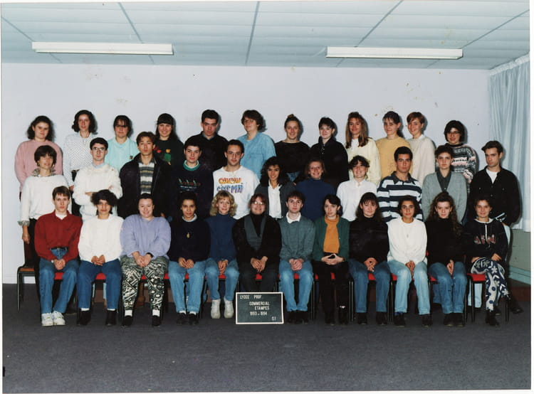 Photo de classe BTS Compta C1 1993-1994 de 1993, Lycée Geoffroy Saint ...