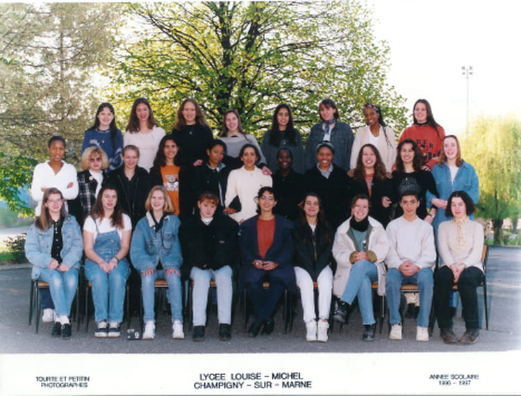 Photo de classe 1 SMS de 1997, Lycée Louise Michel - Copains d'avant