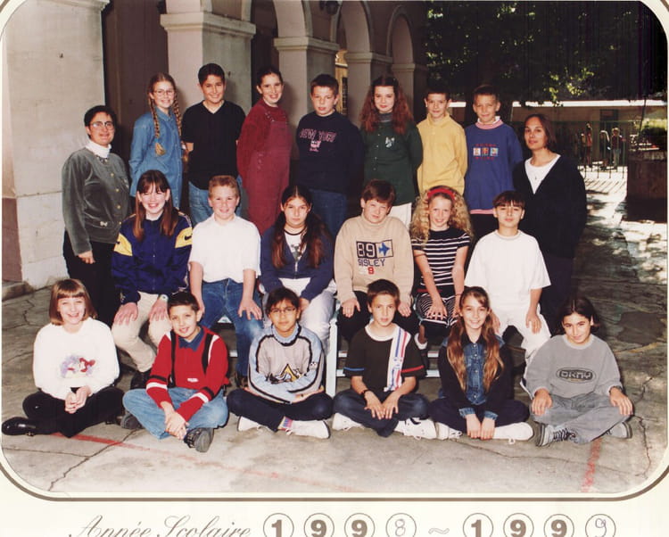 Photo de classe CM 2 de 1998, Ecole Sainte Therese D'avila Copains d