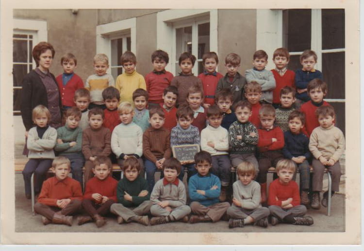 Photo de classe Cp de 1971, Ecole La Sainte Famille (Toul) Copains d