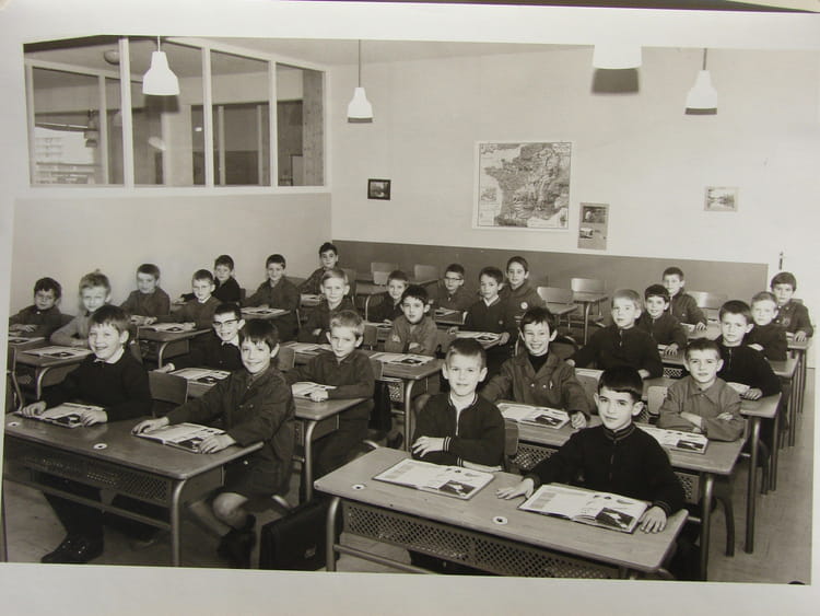 Photo De Classe CE2 De 1969 ECOLE JOHN KENNEDY Copains D avant