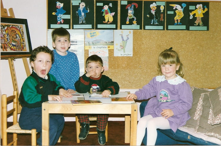 Photo de classe Petits (2) de 1990, ECOLE LOUISE MICHEL - Copains d'avant