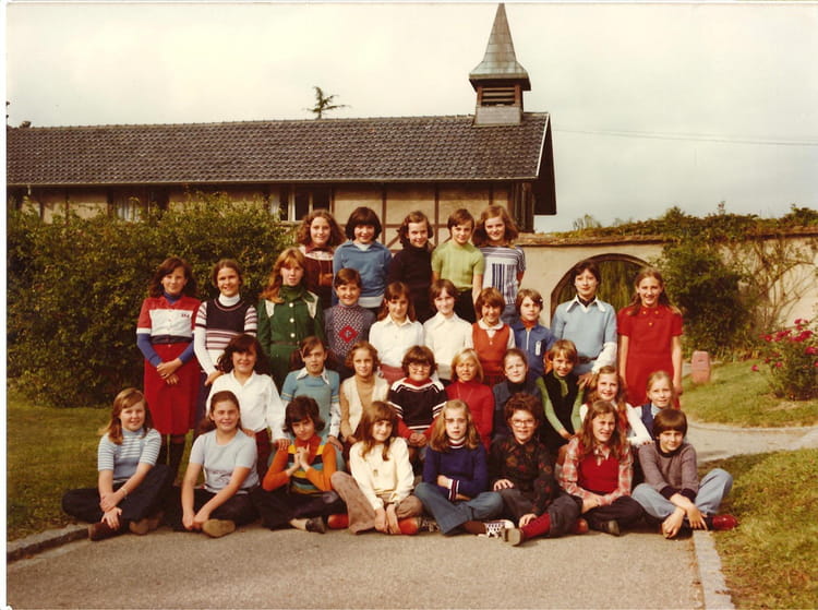 Photo de classe 5ème de 1977, Collège Sainteursule Copains d'avant